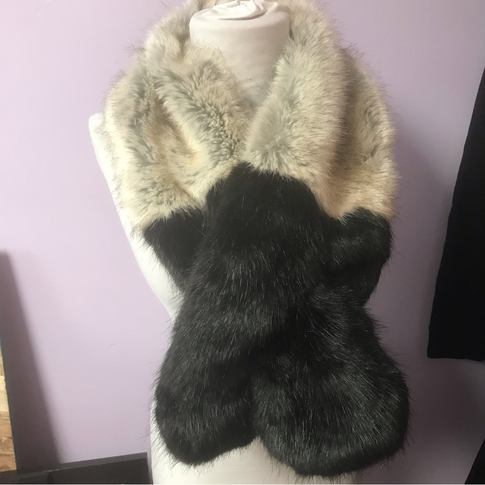 2 color faux fur stole scarf United Colors of Benetton